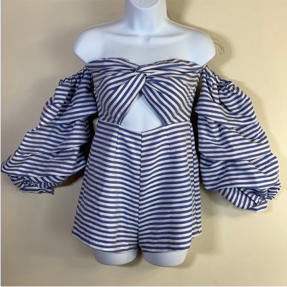 NEW! Kaylee Kollection Off Shoulder Balloon Sleeve Stripe Romper. Small. - Picture 2 of 12